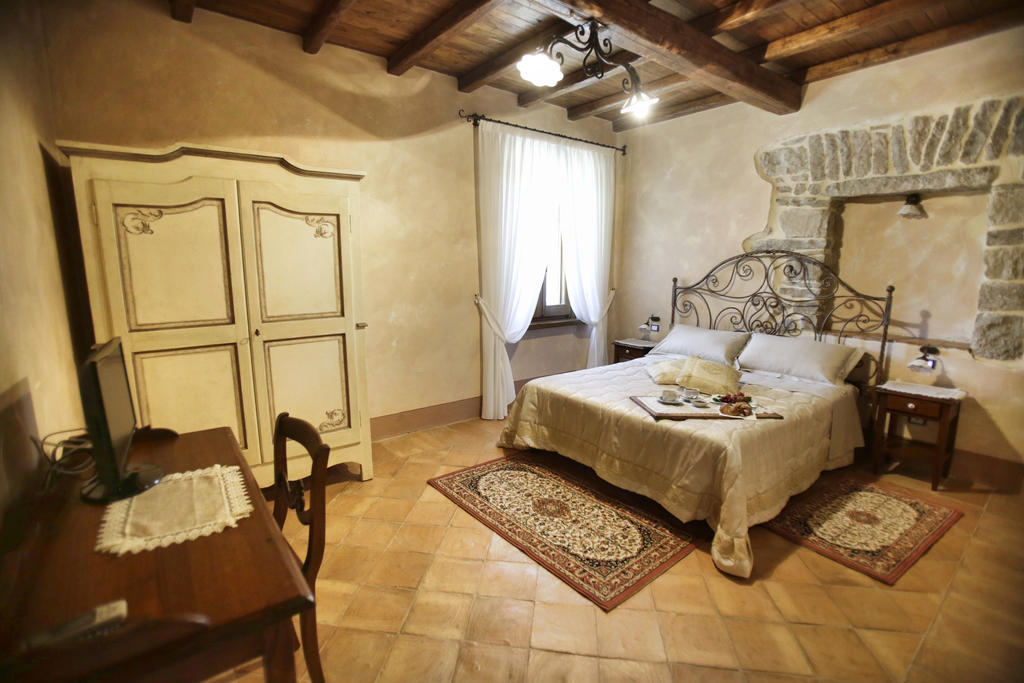 La Locanda Del Ruspante Castro dei Volsci Cameră foto